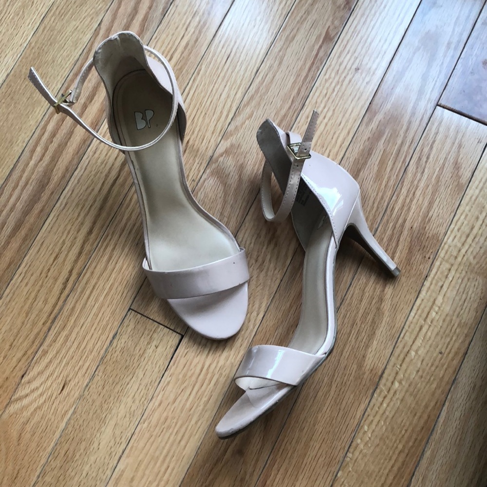 BP. Strap sandal heel